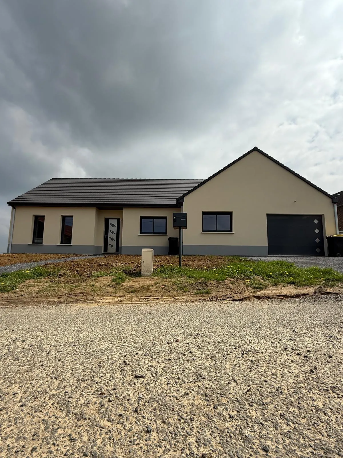 Maison neuve de 110 m² à Amblainville avec 3 chambres et grand terrain 