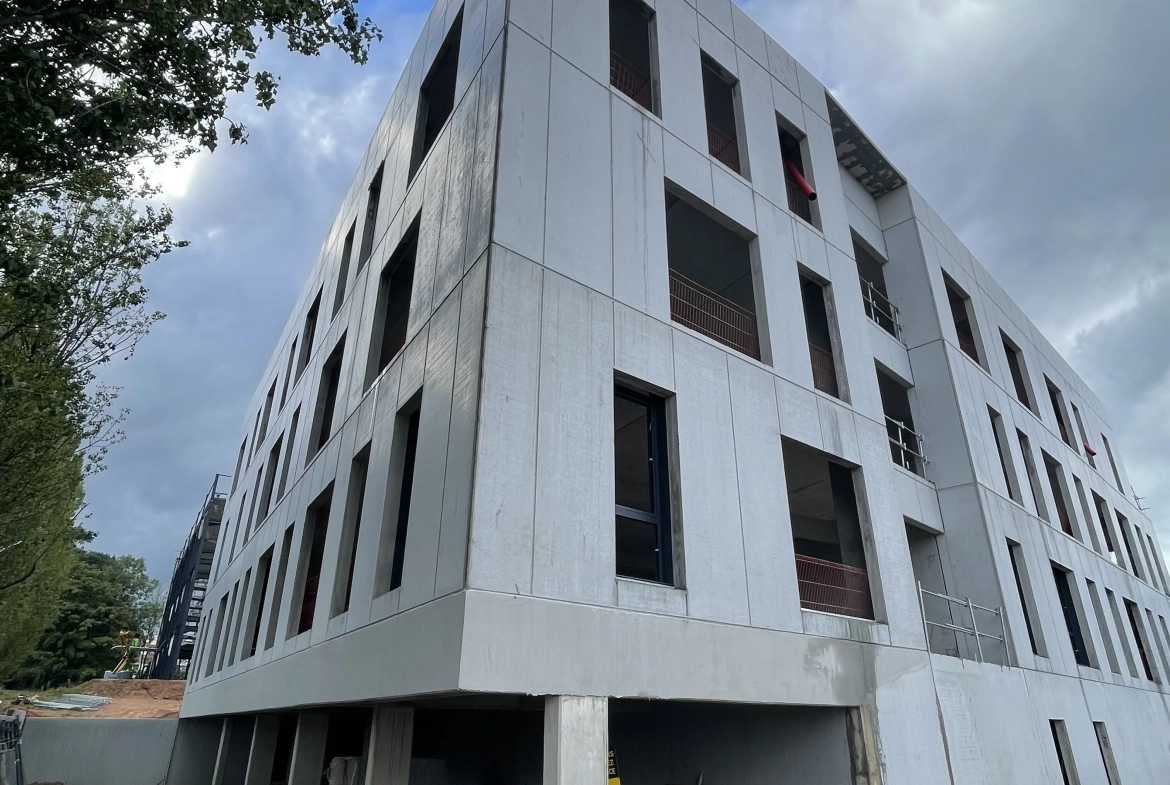 Bureaux à Lyon ouest pour professionnels de santé à partir de 60m² avec terrasse et parking 