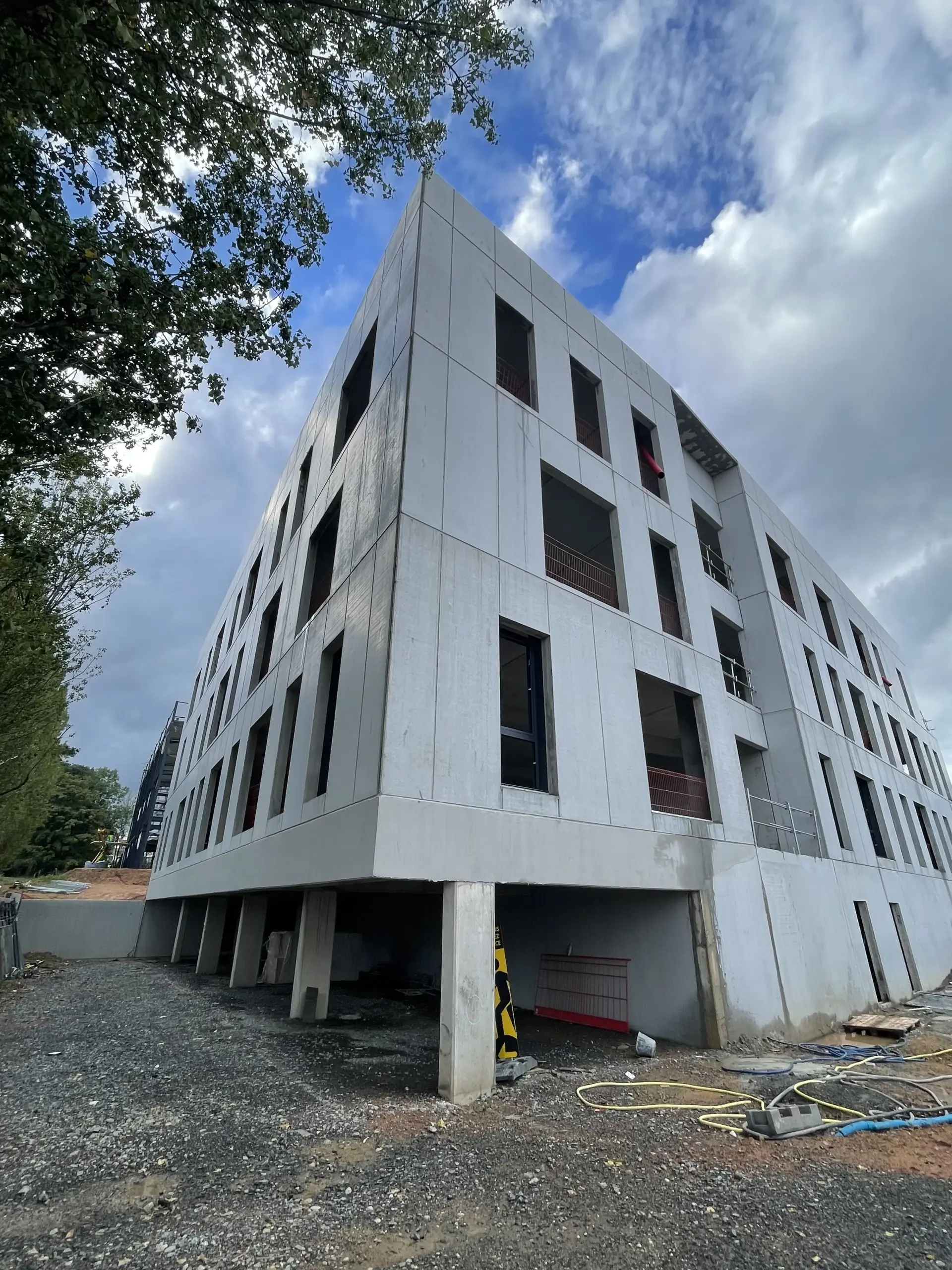 Bureaux à Lyon ouest pour professionnels de santé à partir de 60m² avec terrasse et parking 