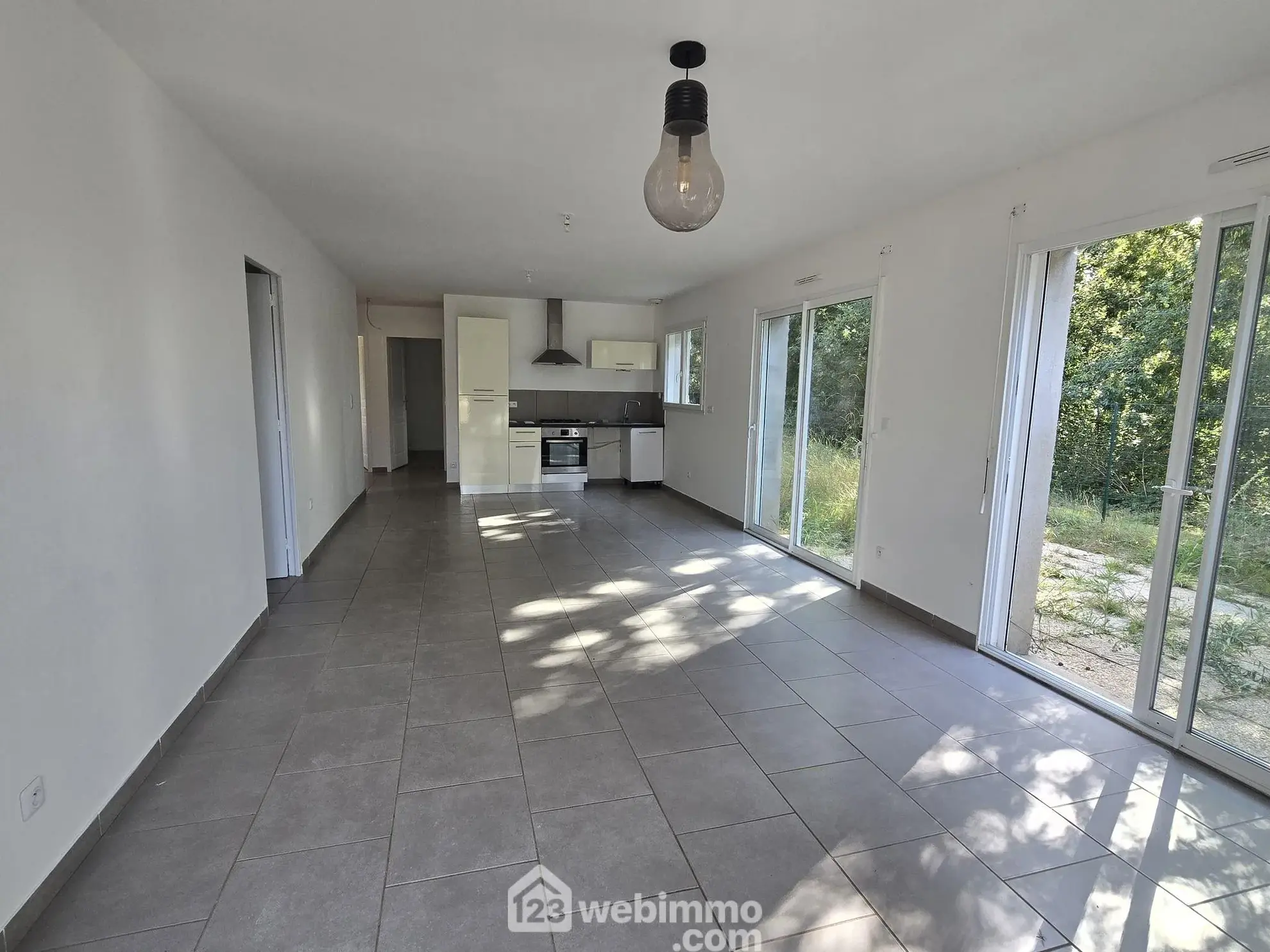 Belle maison de plain-pied avec jardin et garage à Saint-Vincent-sur-Jard 