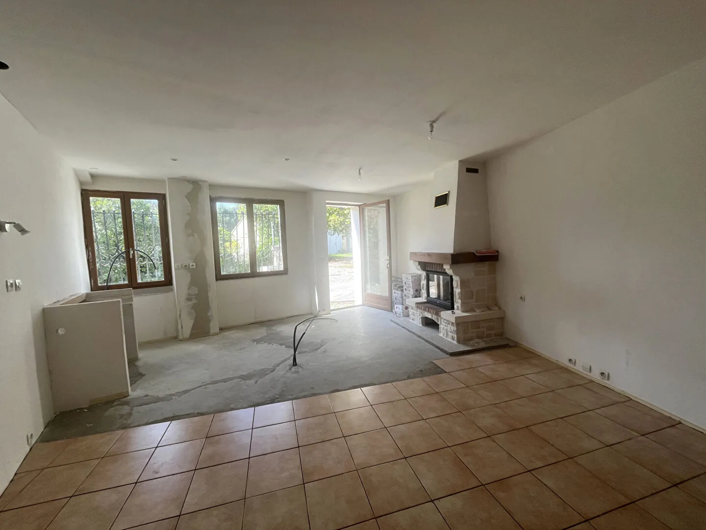 Maison à Ribeyret de 65 m² à rénover, résidence ou pied-à-terre 