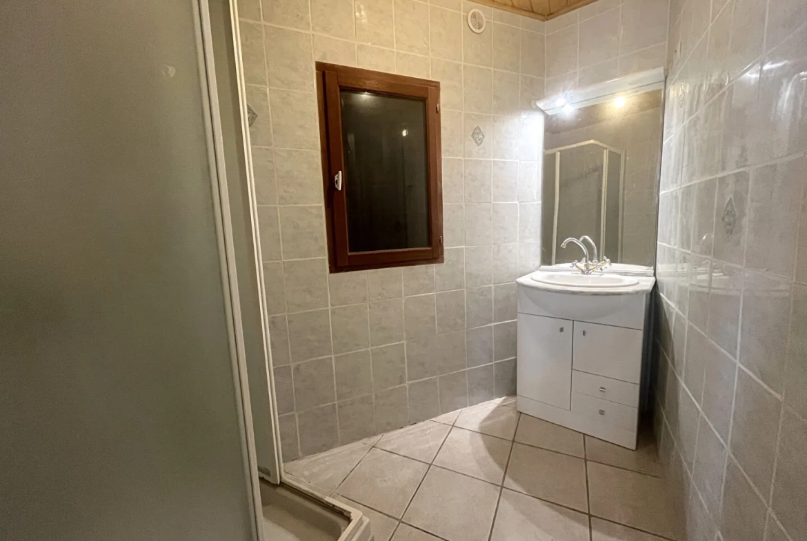 Maison à Ribeyret de 65 m² à rénover, résidence ou pied-à-terre 