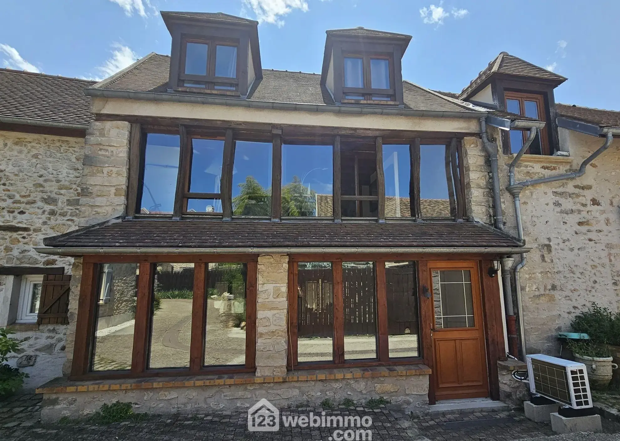 Maison en pierre de 55m² à Moigny-sur-Ecole, 2 chambres, confort moderne 