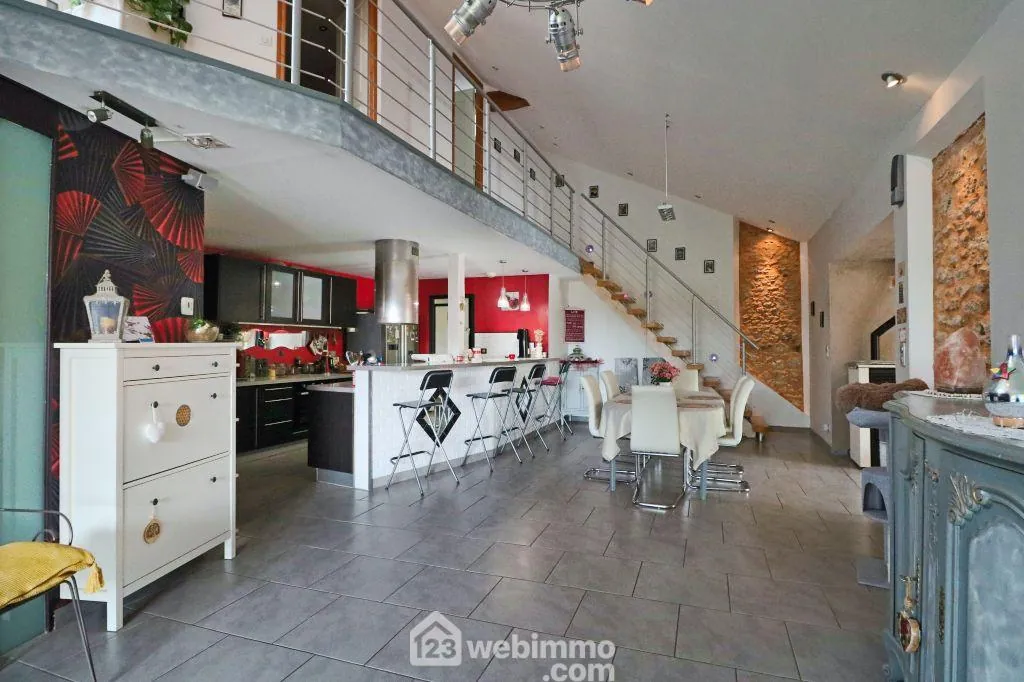 Maison en pierre de 134 m² à Marigny-Chemereau, charme et potentiel 