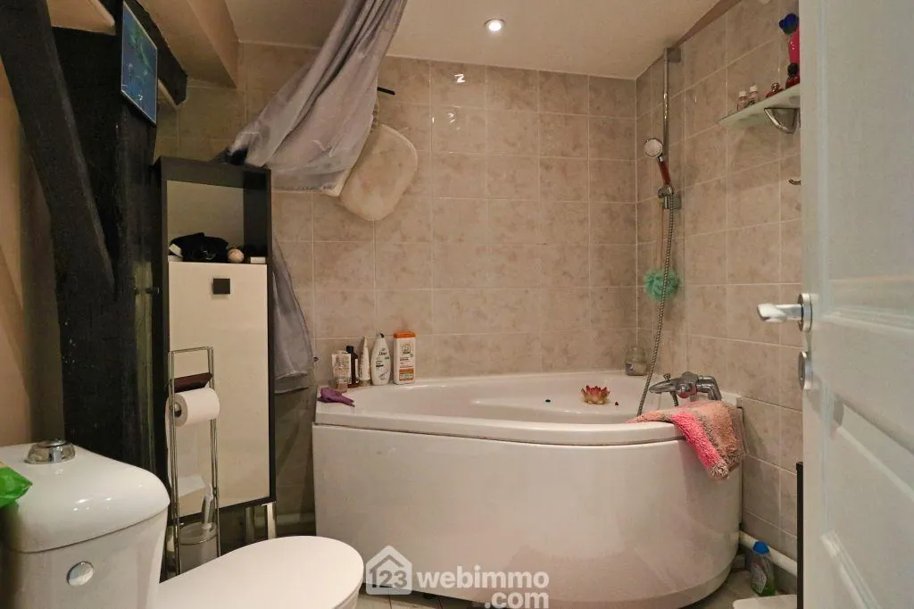 Maison en pierre de 134 m² à Marigny-Chemereau, charme et potentiel 