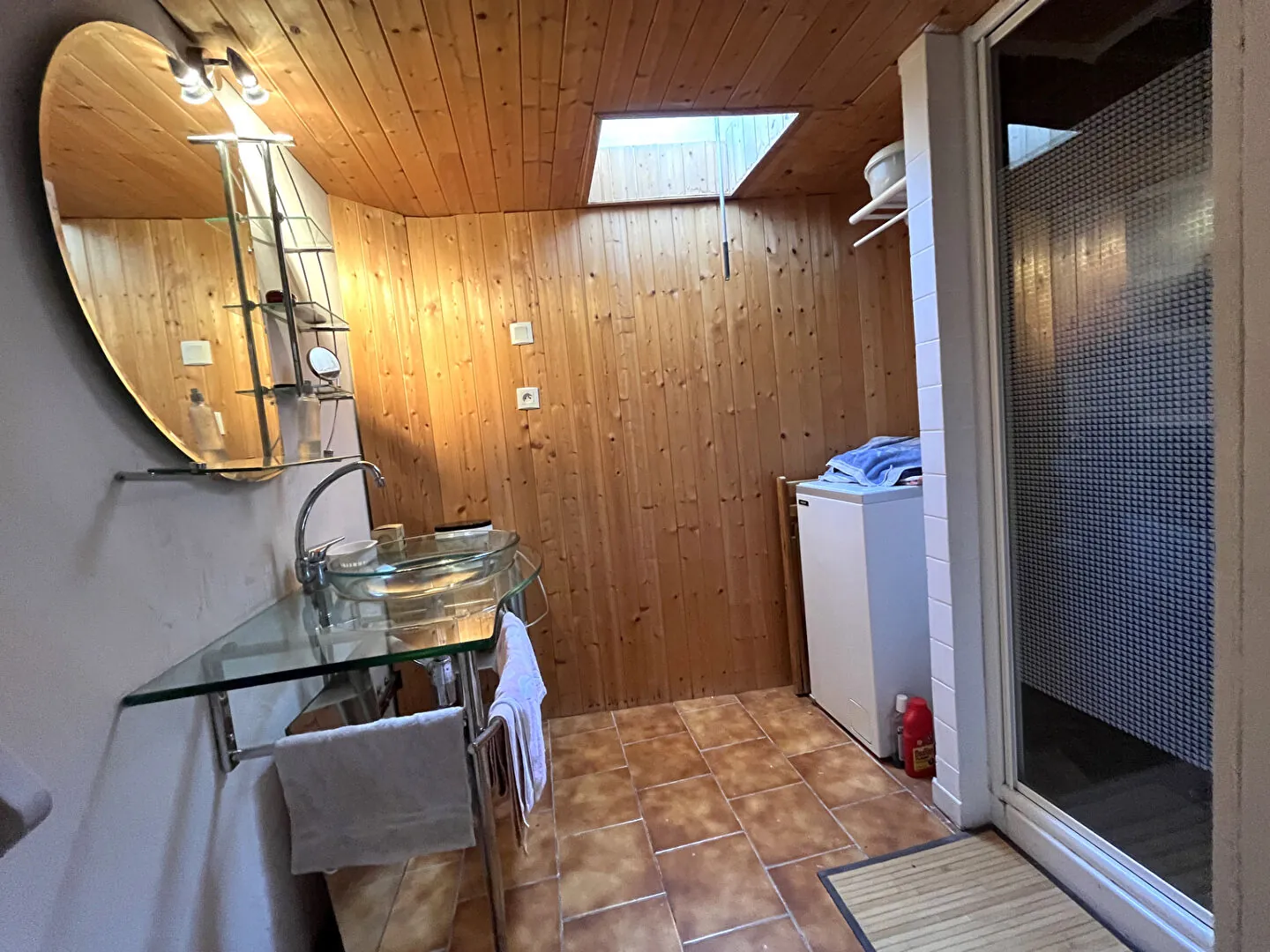 Maison en pierres de 90 m² à Saint Julien en Beauchêne avec terrain et écurie 
