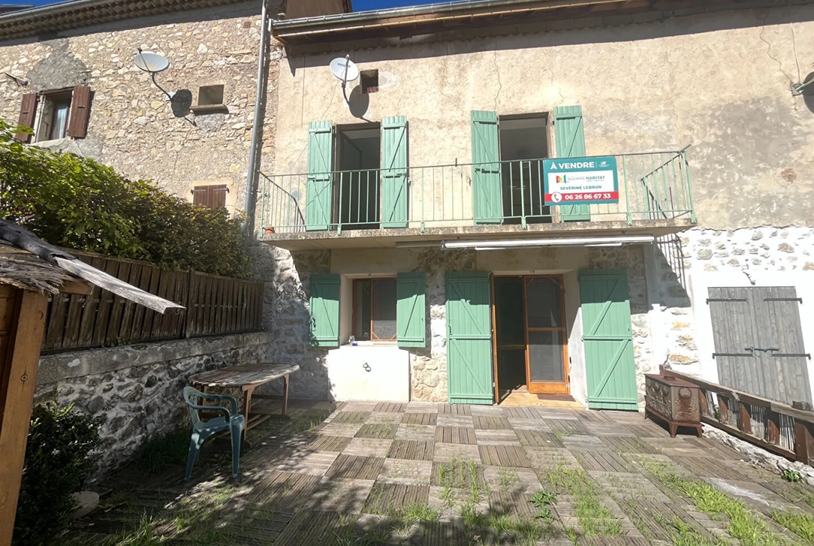 Maison en pierre à Lus-la-Croix-Haute avec terrasse, 3 chambres et potentiel de personnalisation 