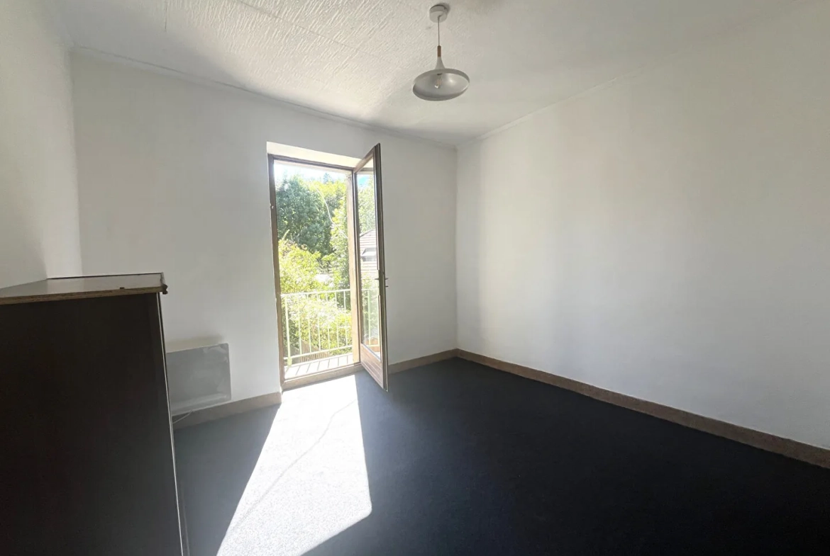Maison en pierre à Lus-la-Croix-Haute avec terrasse, 3 chambres et potentiel de personnalisation 