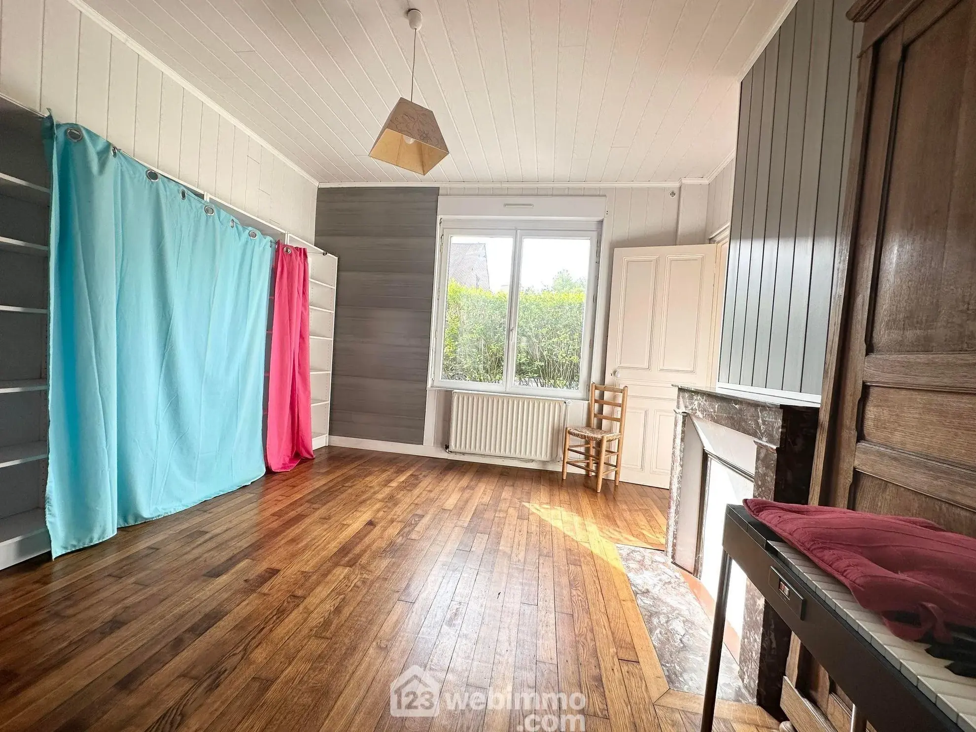 Maison spacieuse de 169 m² à vendre à Couvron-et-Aumencourt, plain-pied avec garage et terrain clos 