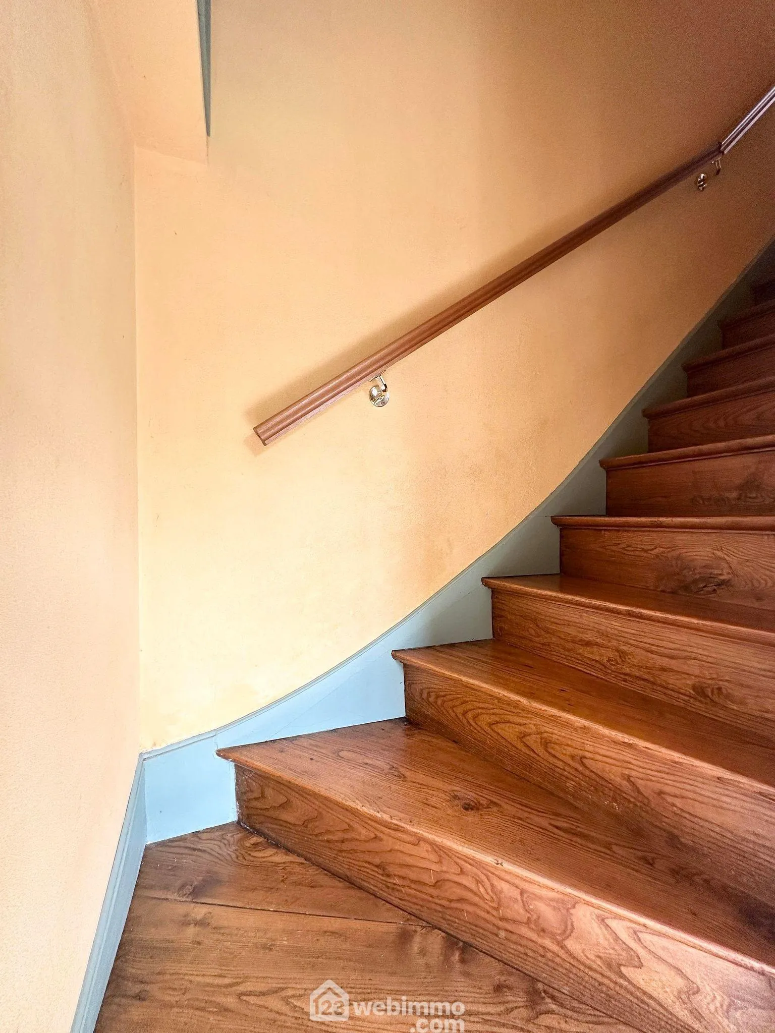 Maison spacieuse de 169 m² à vendre à Couvron-et-Aumencourt, plain-pied avec garage et terrain clos 