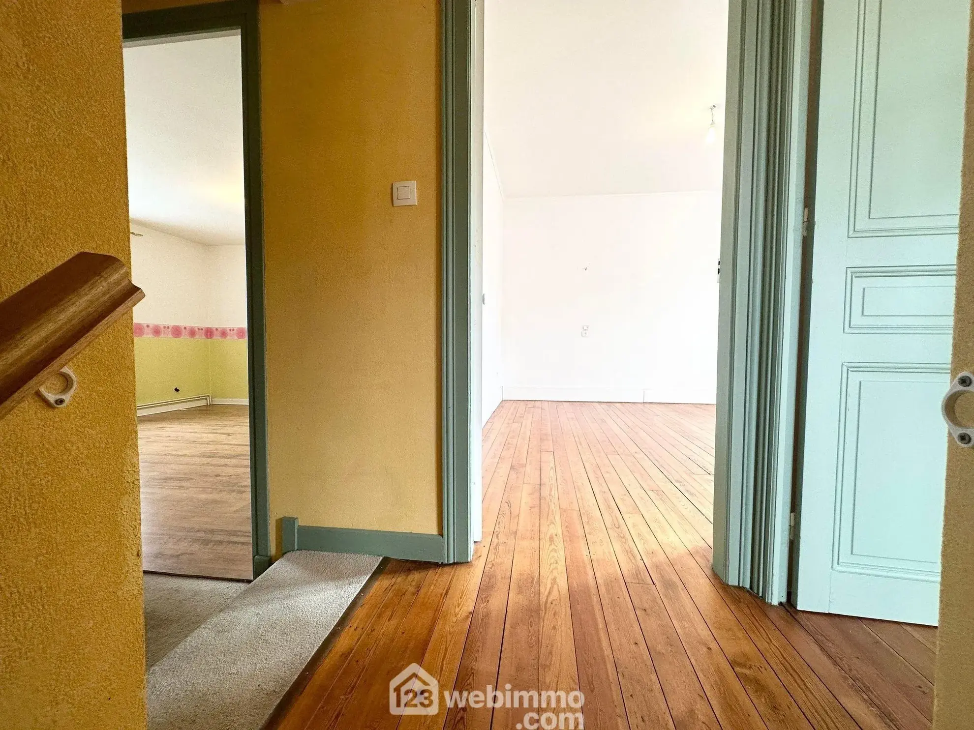 Maison spacieuse de 169 m² à vendre à Couvron-et-Aumencourt, plain-pied avec garage et terrain clos 