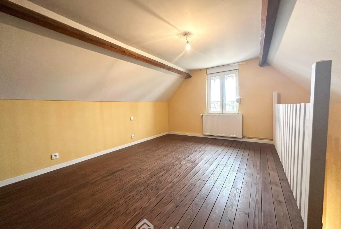 Maison spacieuse de 169 m² à vendre à Couvron-et-Aumencourt, plain-pied avec garage et terrain clos 