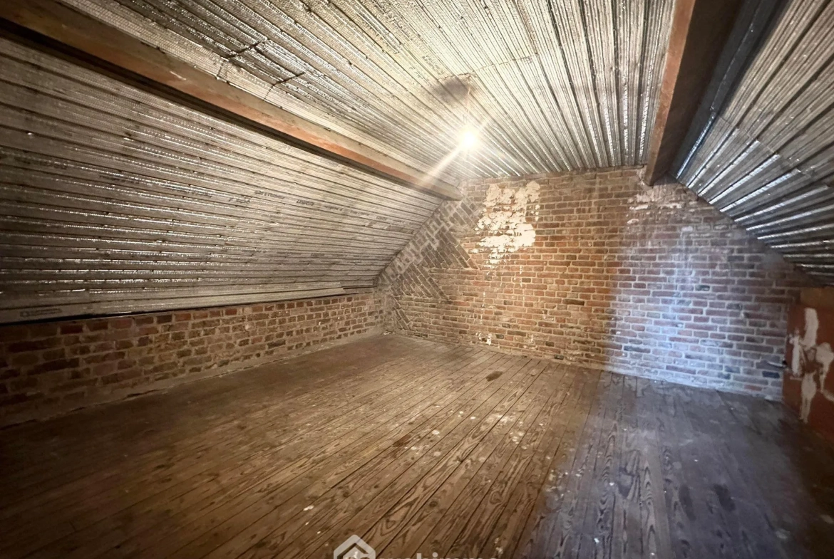 Maison spacieuse de 169 m² à vendre à Couvron-et-Aumencourt, plain-pied avec garage et terrain clos 