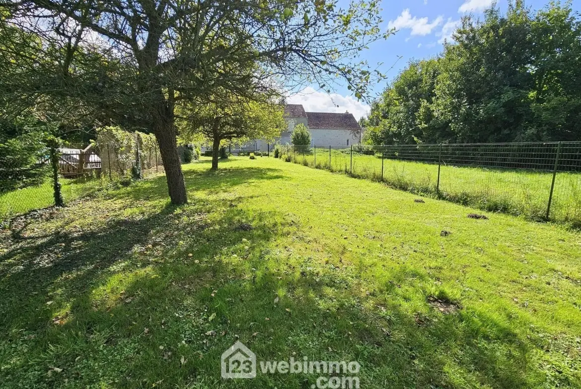 Terrain constructible de 781 m² à Vayres-sur-Essonne avec source naturelle 