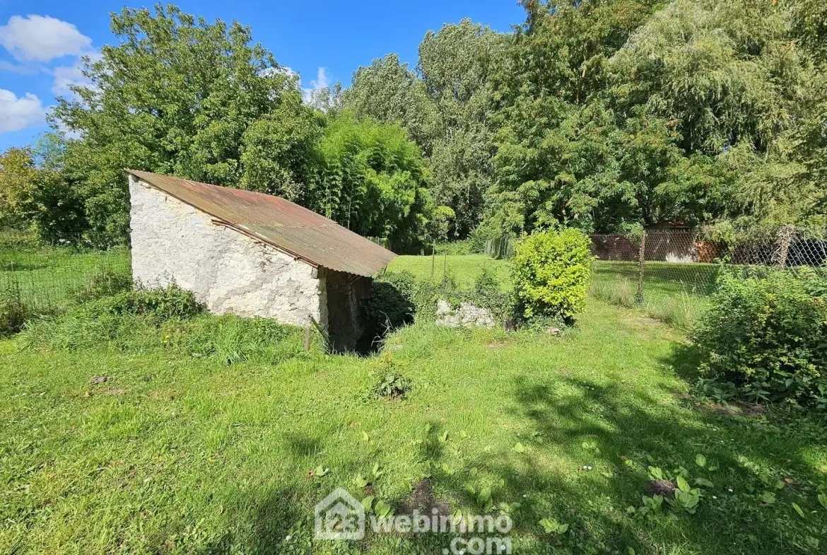 Terrain constructible de 781 m² à Vayres-sur-Essonne avec source naturelle 