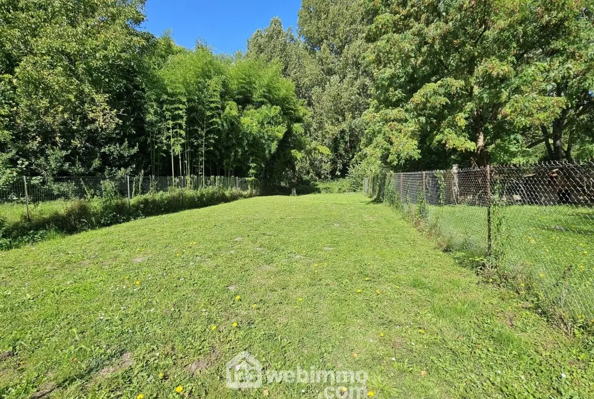 Terrain constructible de 781 m² à Vayres-sur-Essonne avec source naturelle 