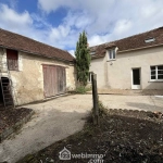 Maison en pierre à Les Ormes de 94m² avec jardin et dépendances