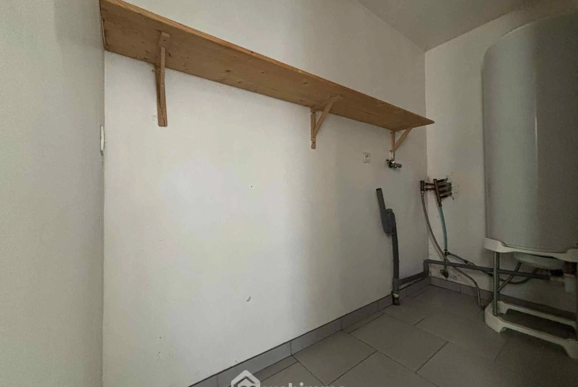 Maison en pierre à Les Ormes de 94m² avec jardin et dépendances 