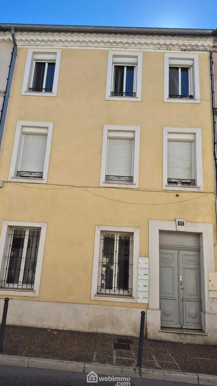 Bel appartement rénové de 64 m² à Cogolin, centre-ville, idéal investissement ou résidence secondaire 