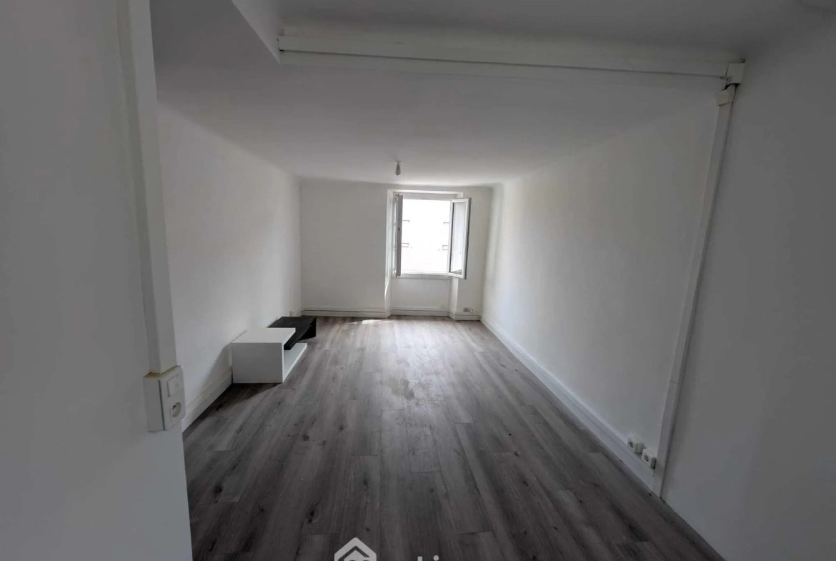 Bel appartement rénové de 64 m² à Cogolin, centre-ville, idéal investissement ou résidence secondaire 