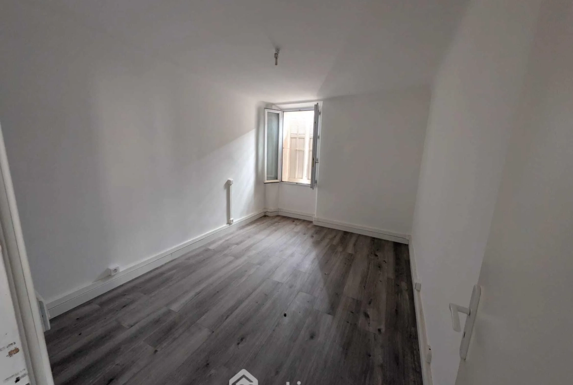 Bel appartement rénové de 64 m² à Cogolin, centre-ville, idéal investissement ou résidence secondaire 