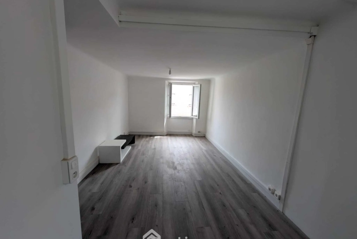 Appartement 52 m² à Cogolin au cœur du village, excellent potentiel locatif 