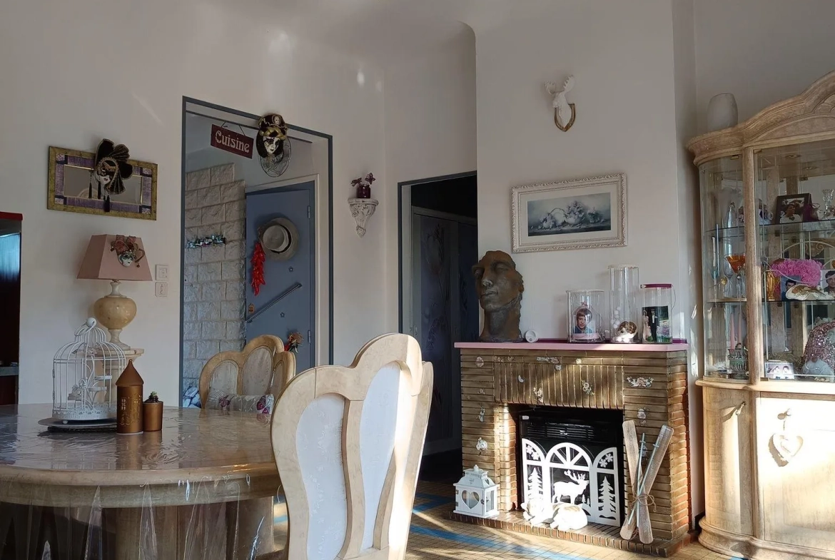 Charmante maison lumineuse avec grand potentiel à Sallespisse 