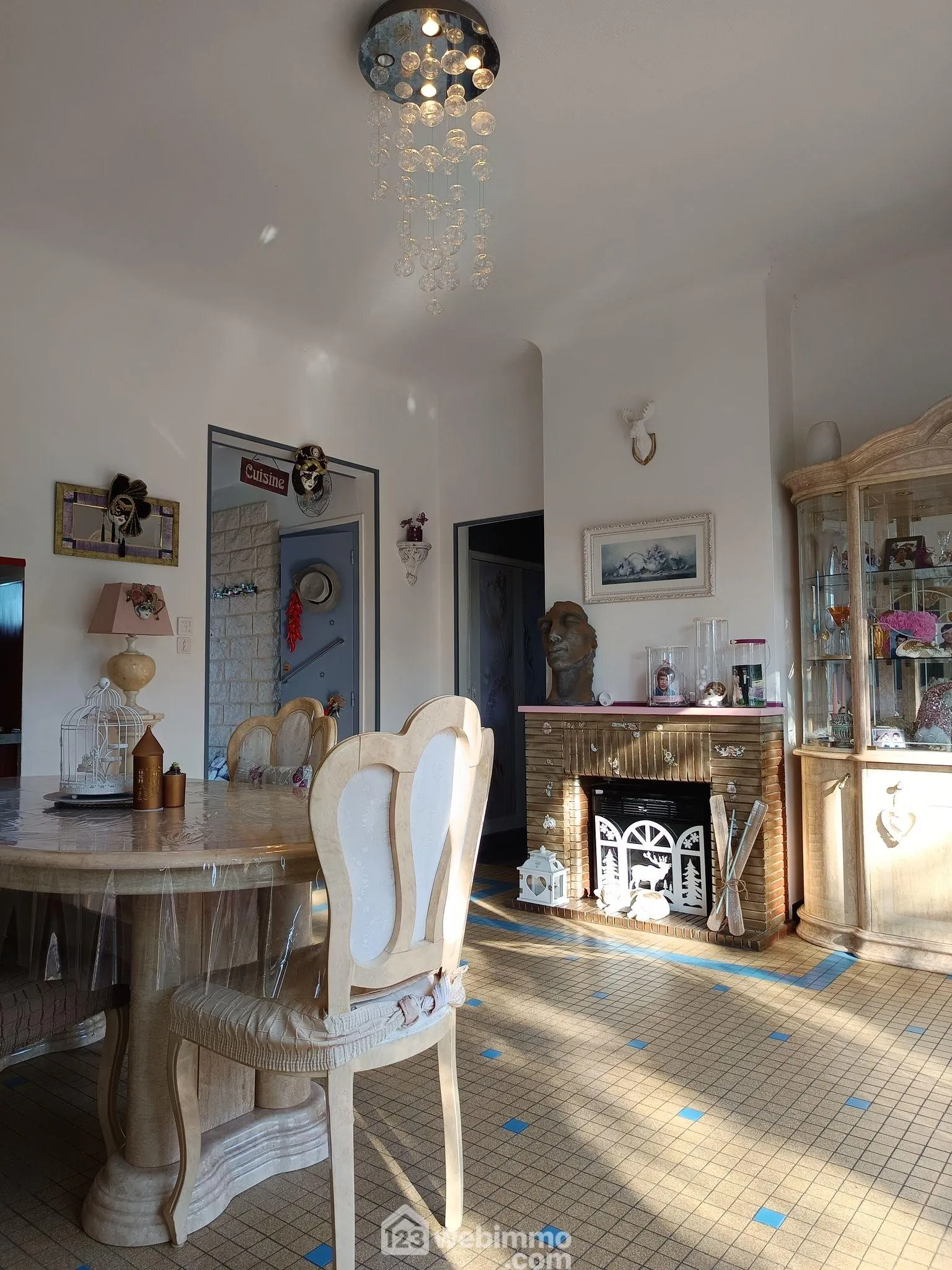 Charmante maison lumineuse avec grand potentiel à Sallespisse 