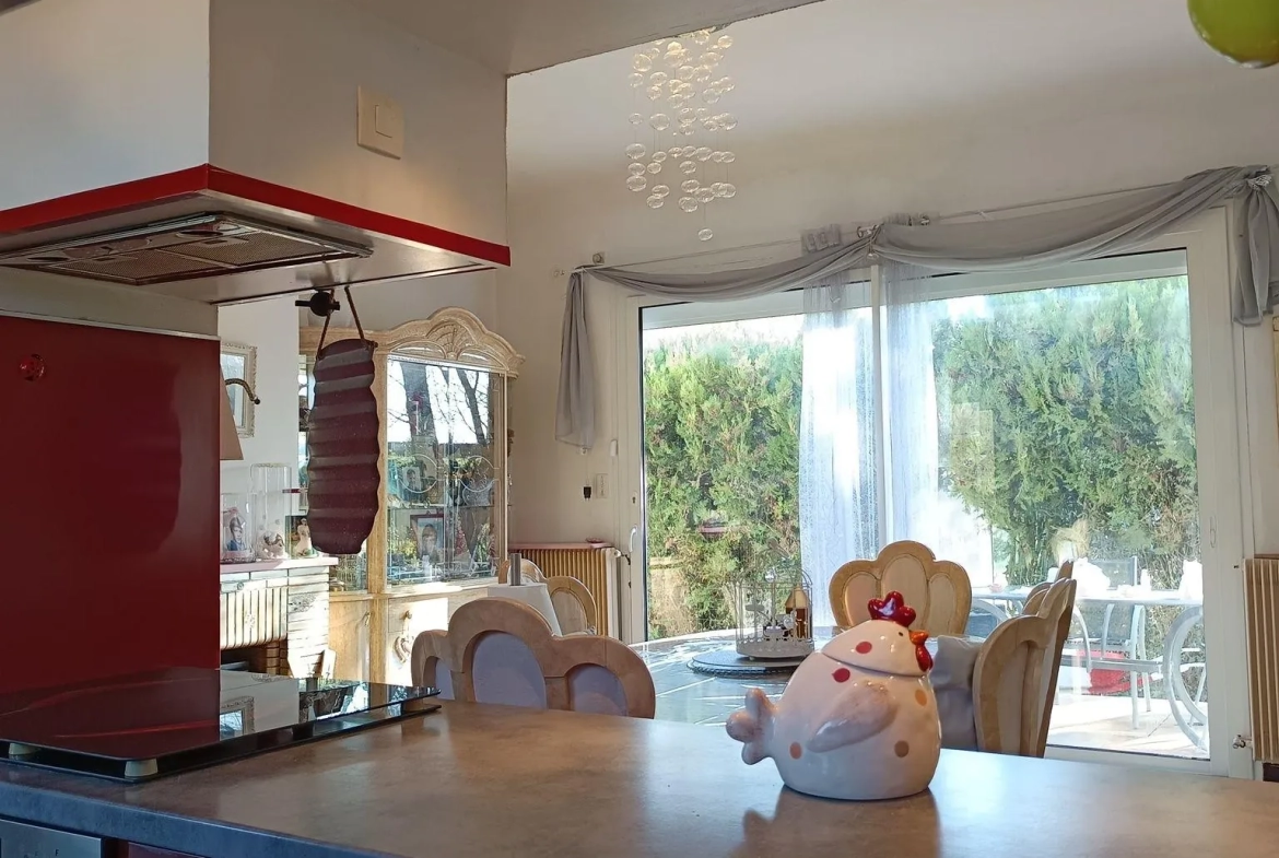 Charmante maison lumineuse avec grand potentiel à Sallespisse 
