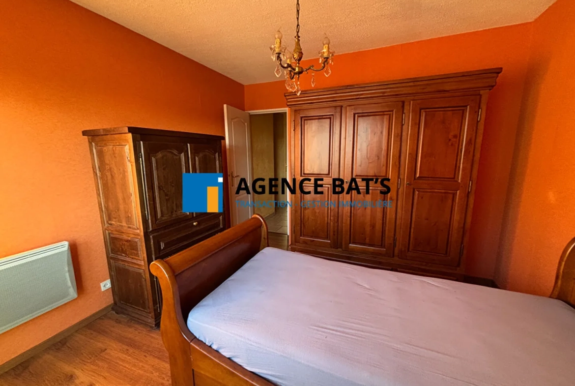 Appartement 96 m² à Saint-Étienne avec parking, cave et balcon 