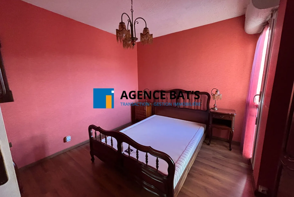 Appartement 96 m² à Saint-Étienne avec parking, cave et balcon 