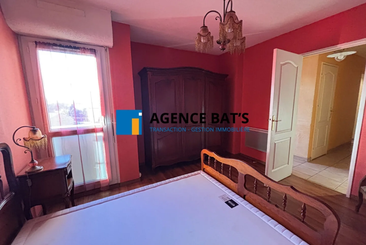 Appartement 96 m² à Saint-Étienne avec parking, cave et balcon 