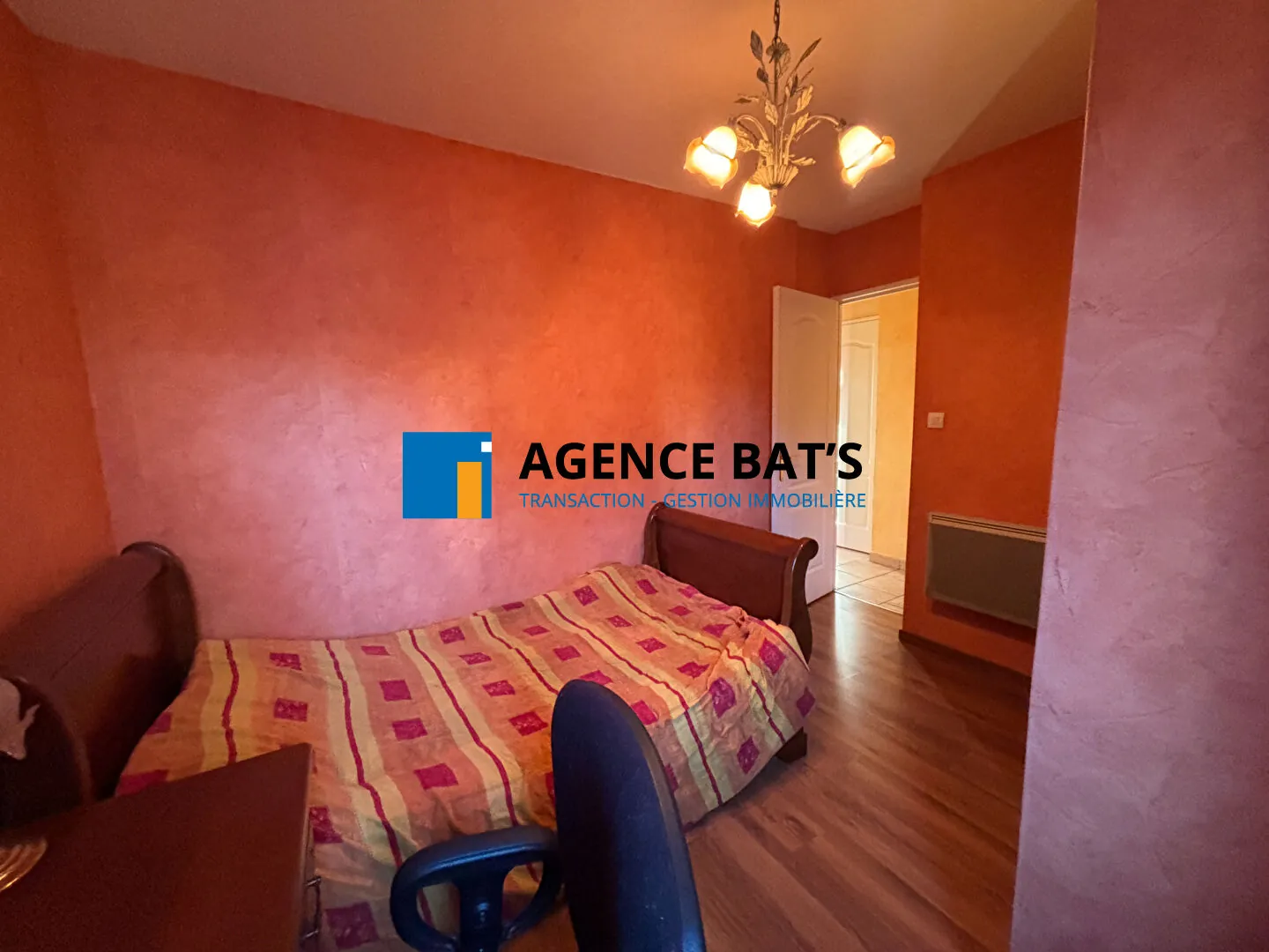 Appartement 96 m² à Saint-Étienne avec parking, cave et balcon 
