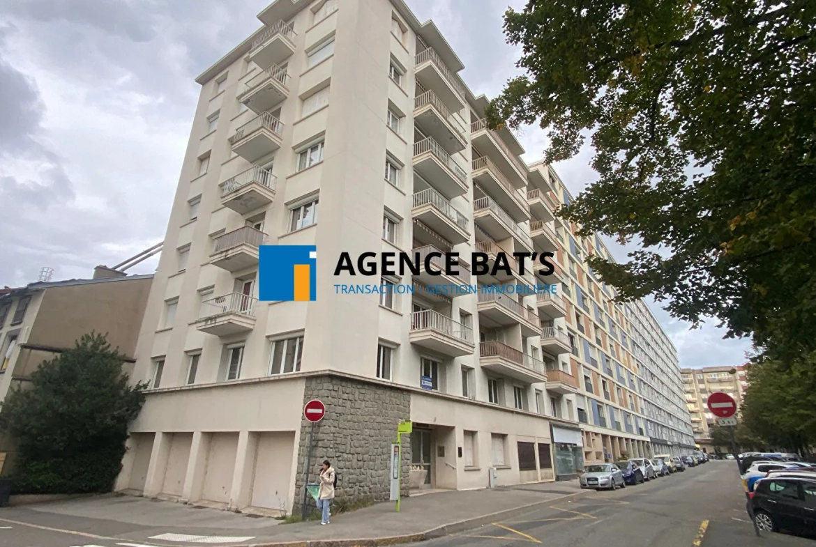 Appartement F4 lumineux à Saint-Étienne avec garage et ascenseur 
