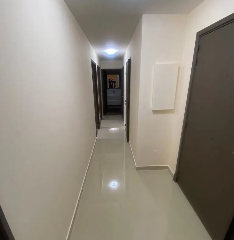 Appartement rénové de 3 pièces avec terrasse à Frejus - Proximité mer et port 
