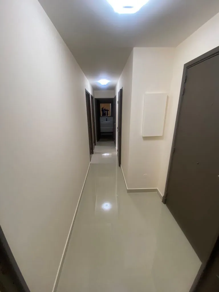 Appartement rénové de 3 pièces avec terrasse à Frejus - Proximité mer et port 