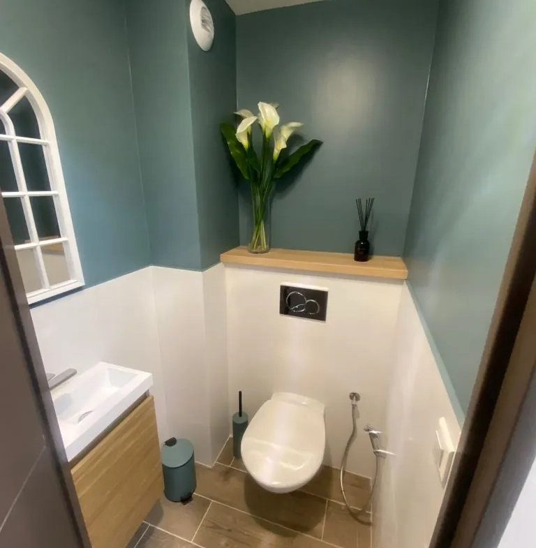 Appartement rénové de 3 pièces avec terrasse à Frejus - Proximité mer et port 
