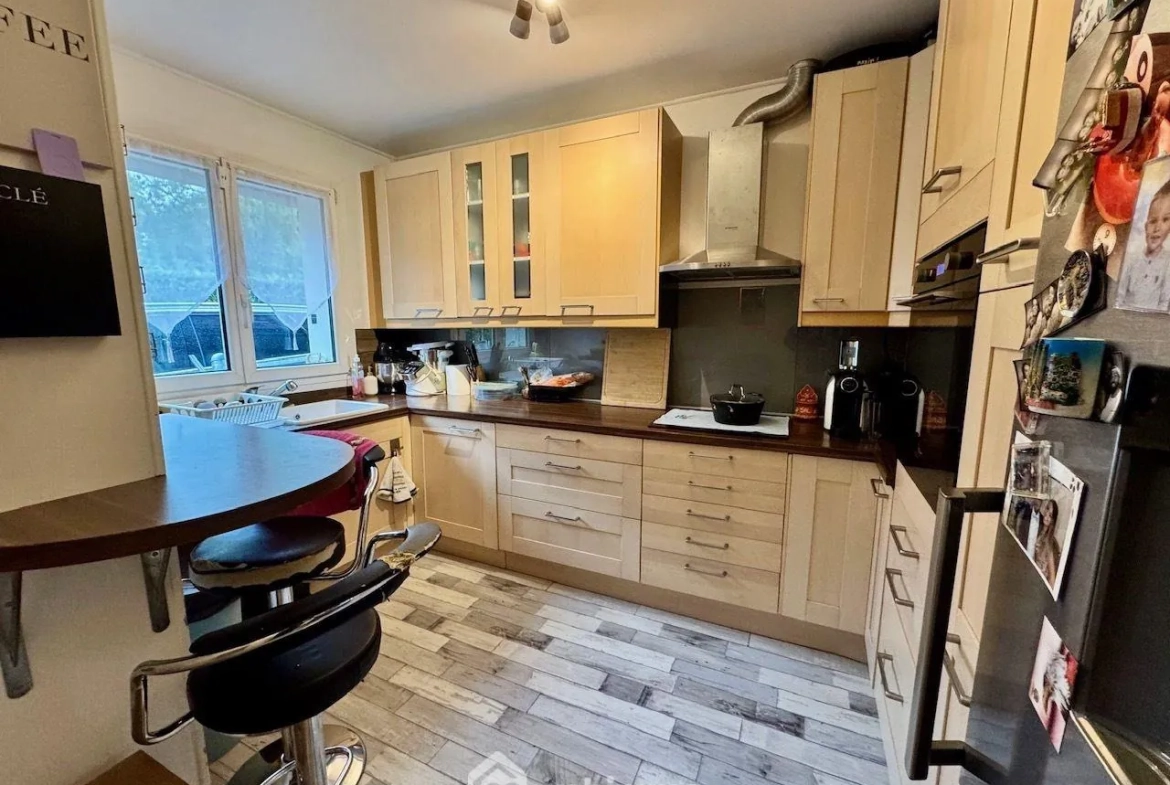 Maison familiale de 100m² à Bondoufle avec garage, proche commodités 