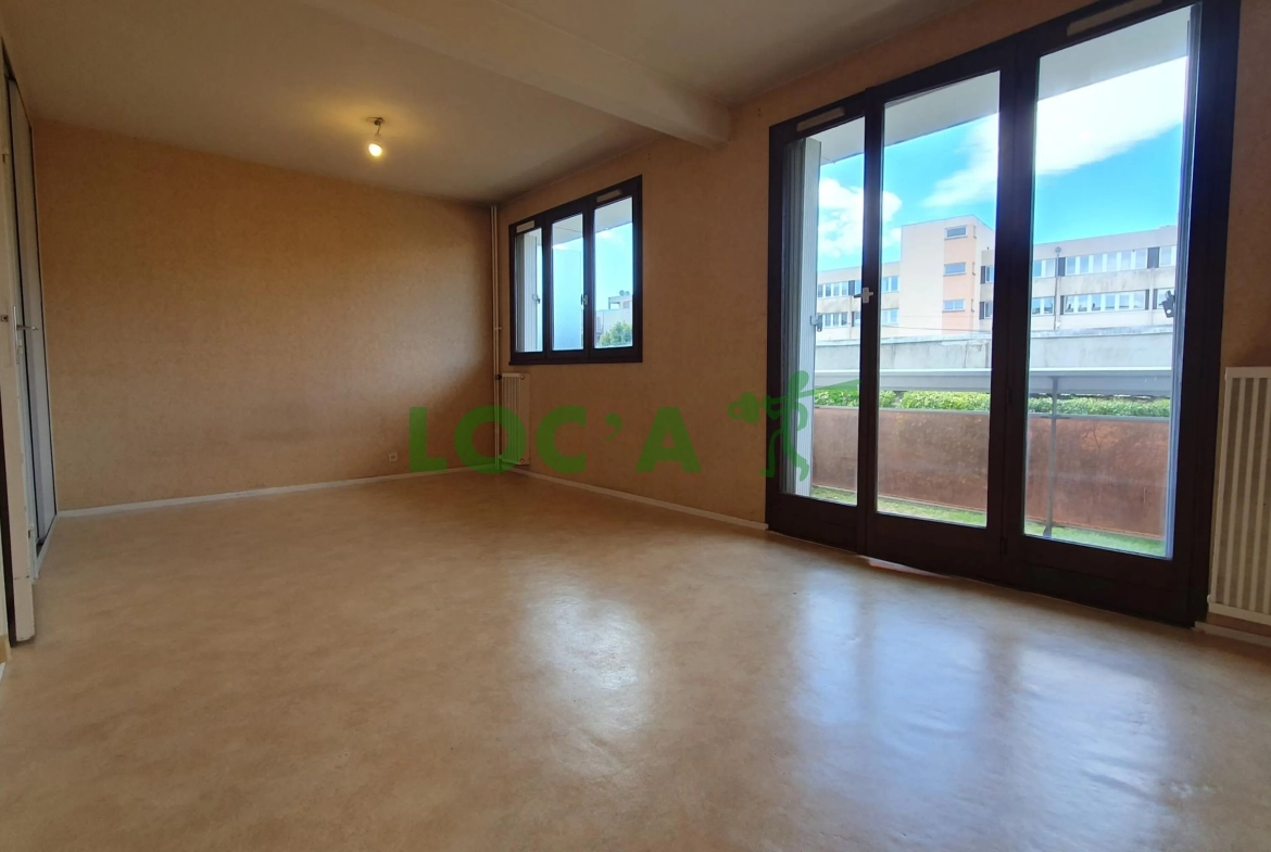 Appartement F1 à Dijon de 35 m² avec balcon, cave et parking proche Place Wilson 