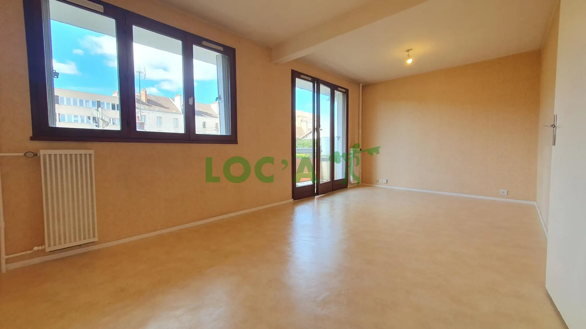 Appartement F1 à Dijon de 35 m² avec balcon, cave et parking proche Place Wilson 