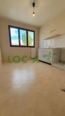Appartement F1 à Dijon de 35 m² avec balcon, cave et parking proche Place Wilson 