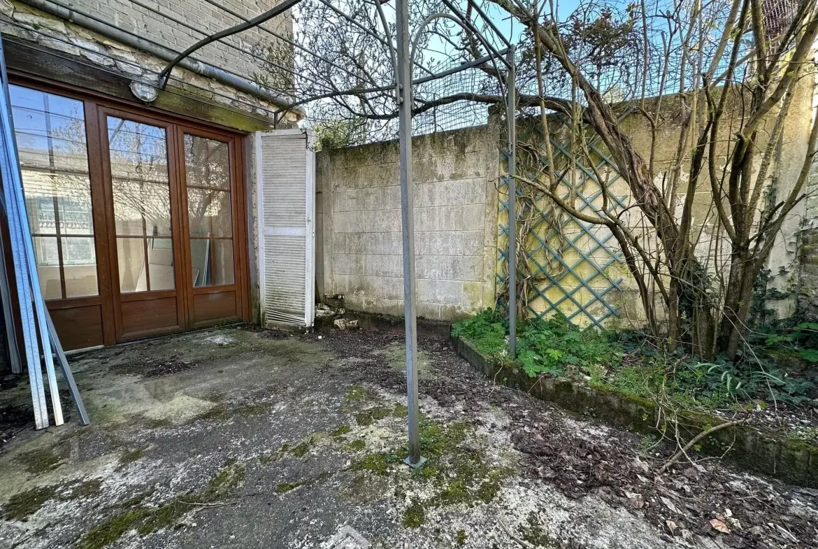 Maison rénovée de 77 m² avec dépendance à Montaigu (02820) à vendre 