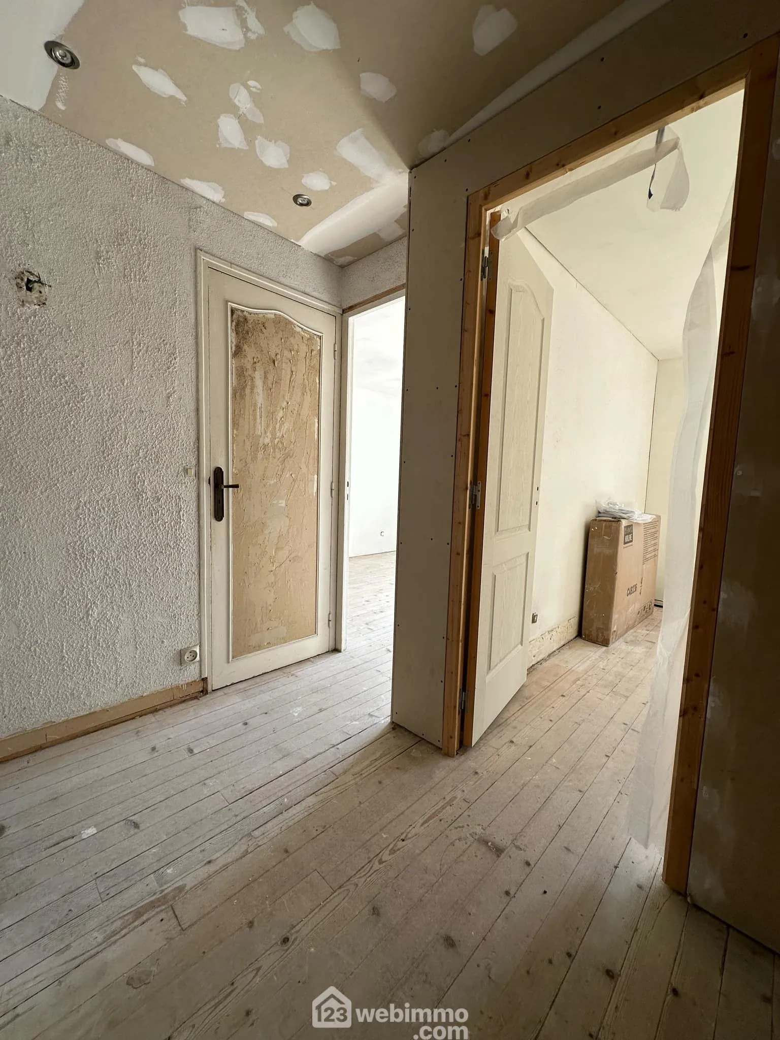 Maison rénovée de 77 m² avec dépendance à Montaigu (02820) à vendre 