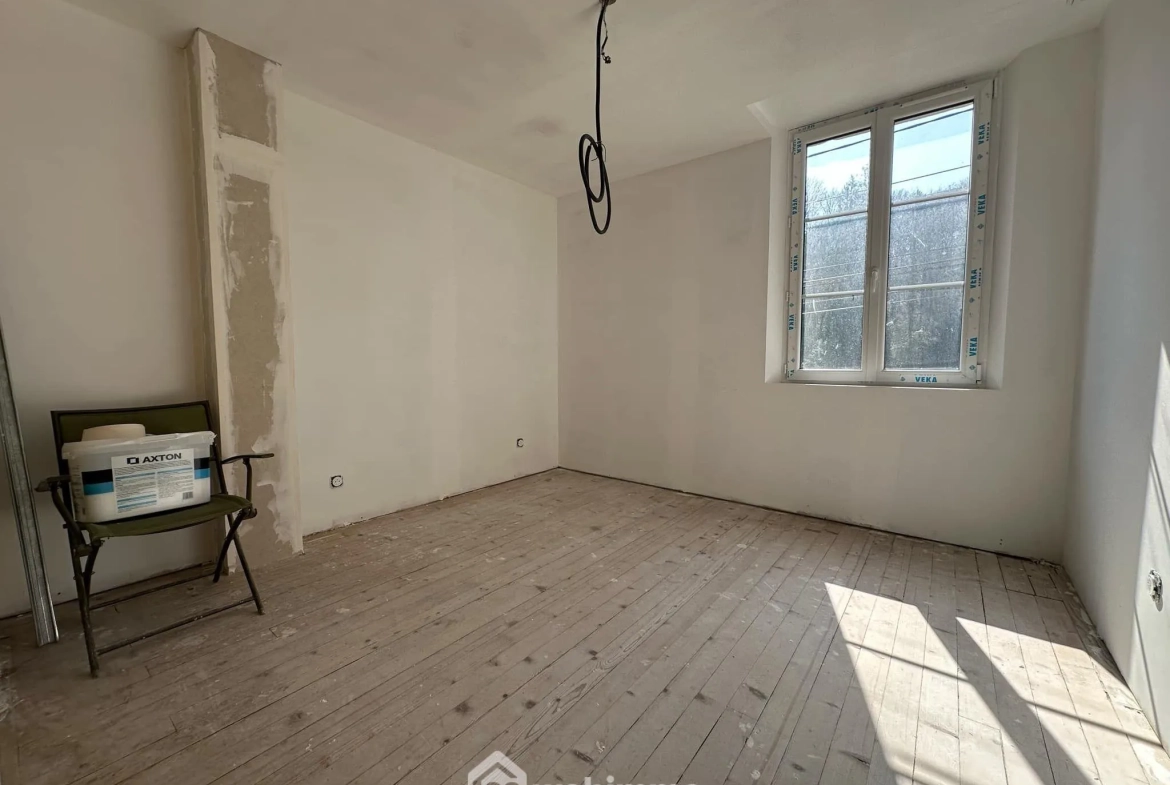 Maison rénovée de 77 m² avec dépendance à Montaigu (02820) à vendre 
