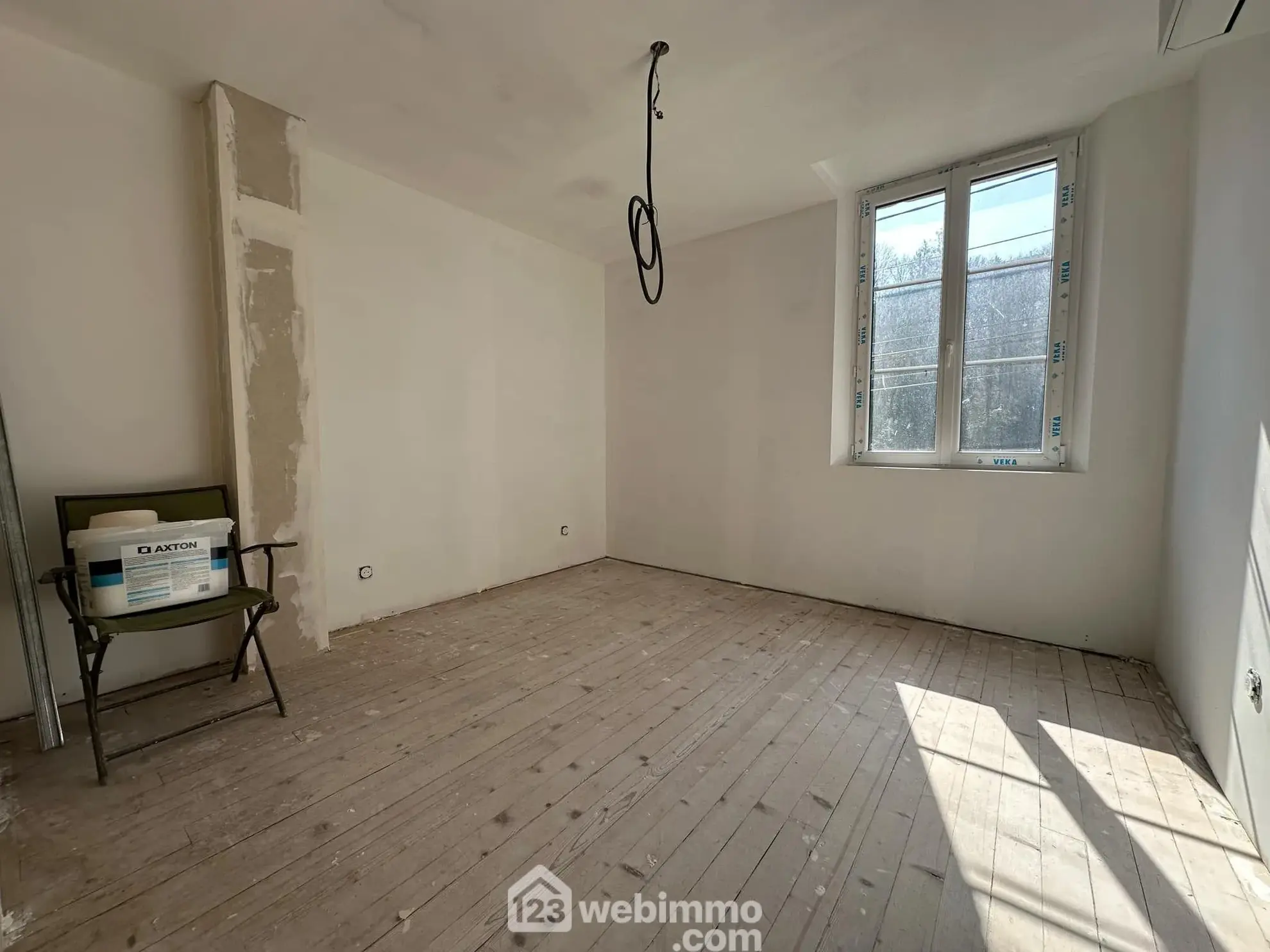 Maison rénovée de 77 m² avec dépendance à Montaigu (02820) à vendre 