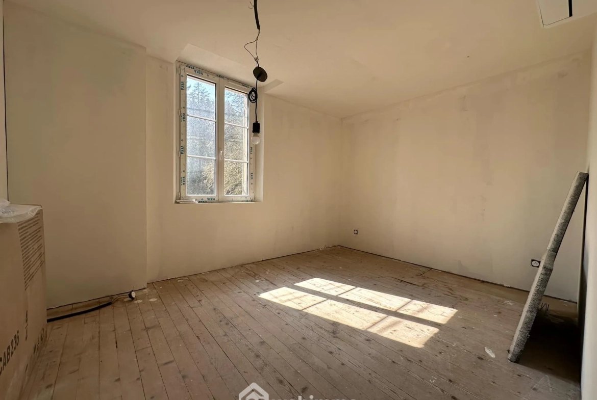 Maison rénovée de 77 m² avec dépendance à Montaigu (02820) à vendre 