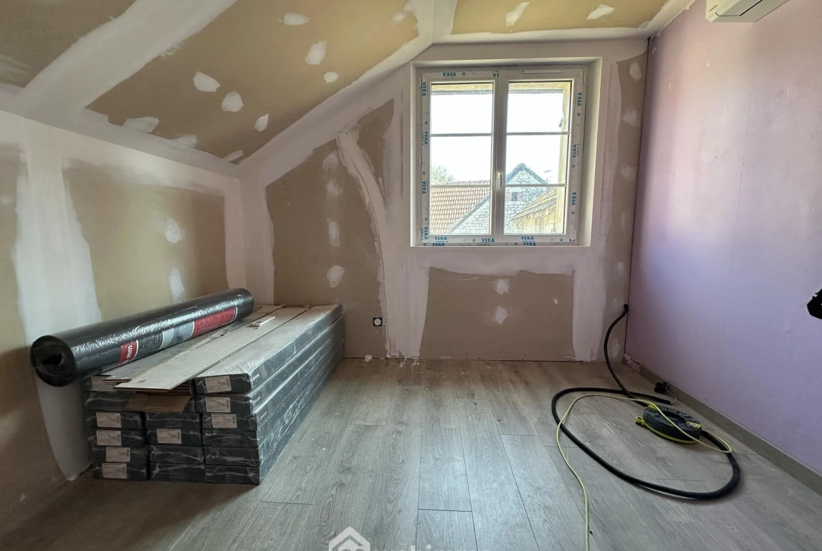 Maison rénovée de 77 m² avec dépendance à Montaigu (02820) à vendre 