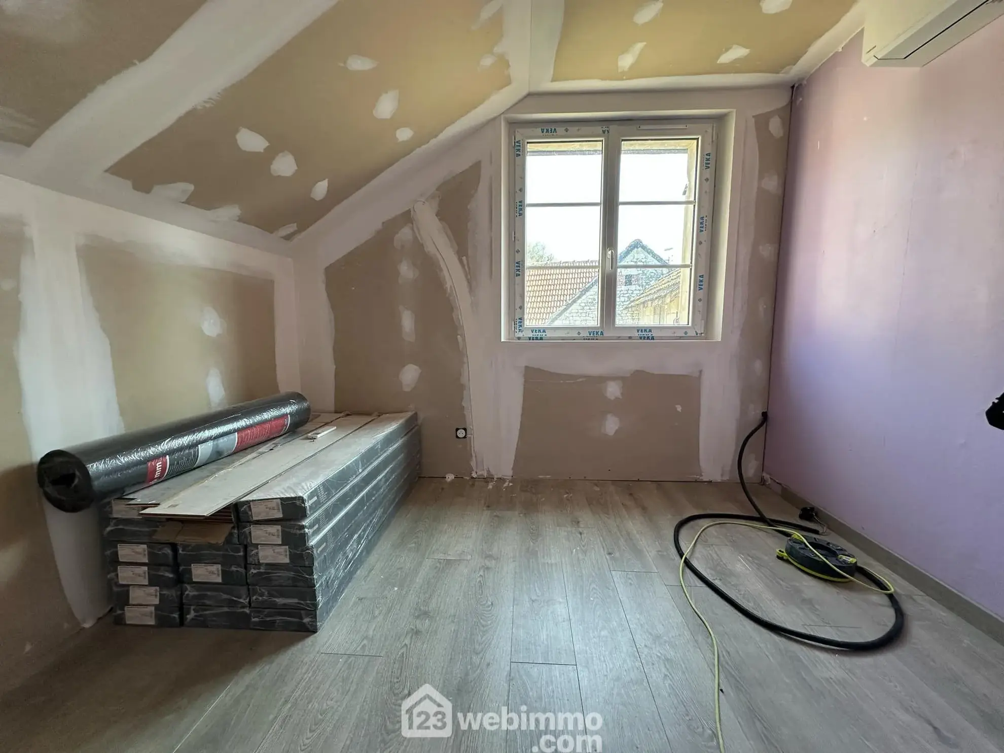 Maison rénovée de 77 m² avec dépendance à Montaigu (02820) à vendre 