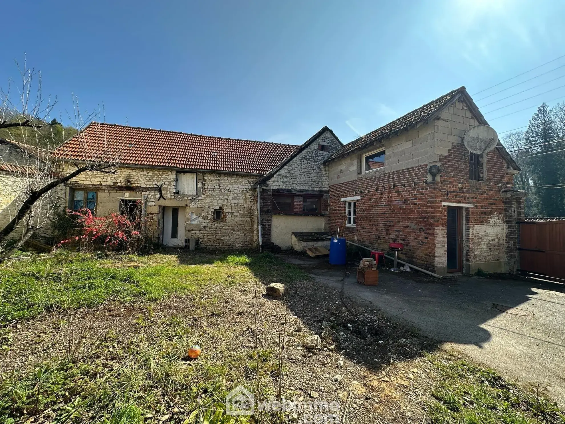 Maison rénovée de 77 m² avec dépendance à Montaigu (02820) à vendre 