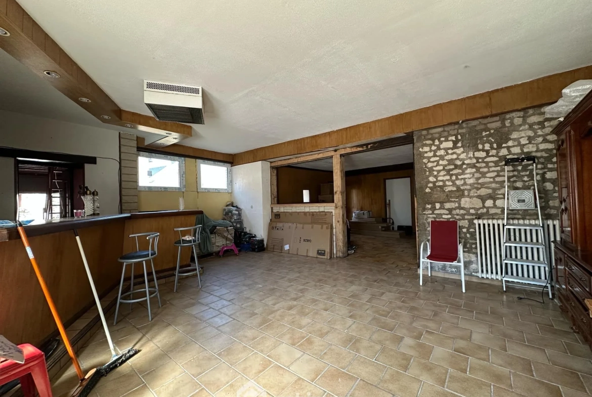 Maison rénovée de 77 m² avec dépendance à Montaigu (02820) à vendre 